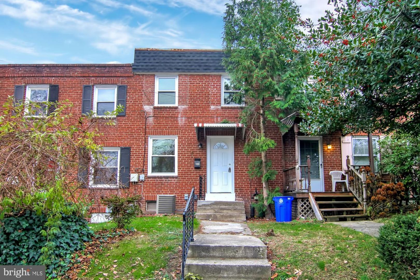 Harrisburg House: 1466 S 13th St
