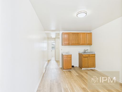 Studio Living in the Heart of Stewartstown!