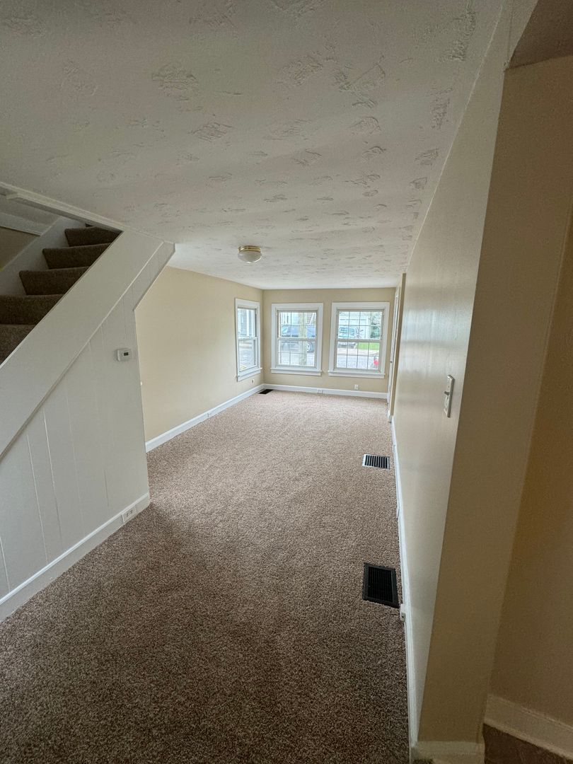 Mount Wolf Apartment: 120 S Main St.
