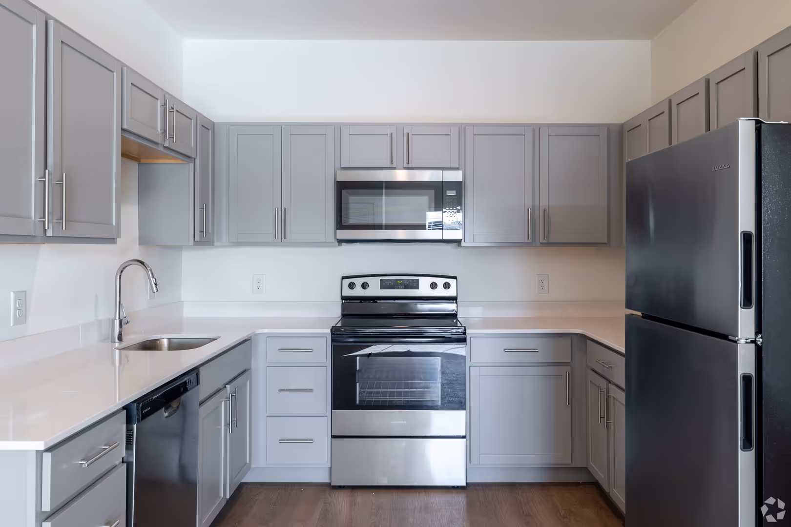 York Apartment: 1060 Crest Way, York, PA 17403