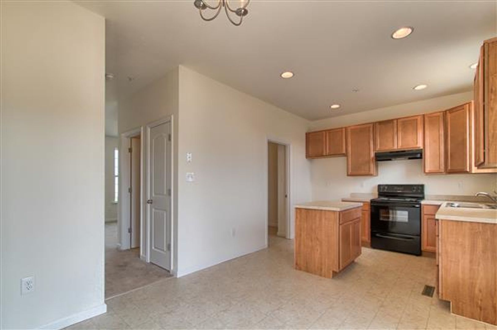 York House: 1167 Ledge Dr