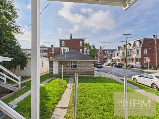 3-Car Garage for Rent – The Avenues, York, PA!