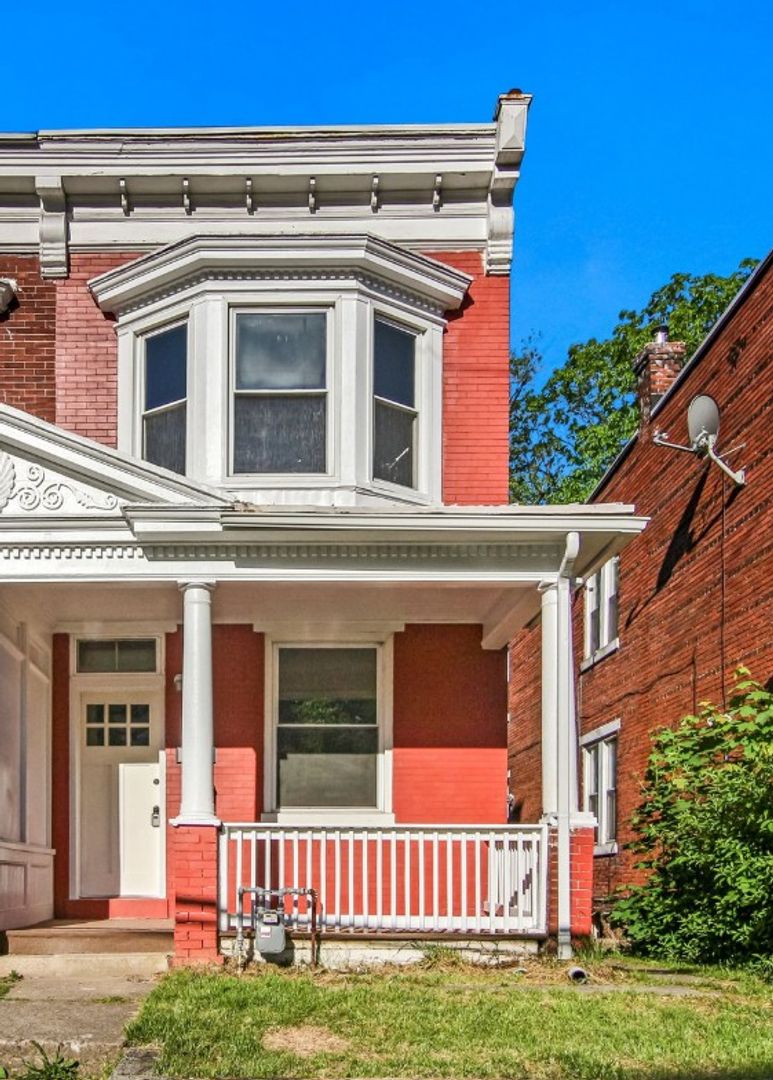 Harrisburg House: 802 N 18th St