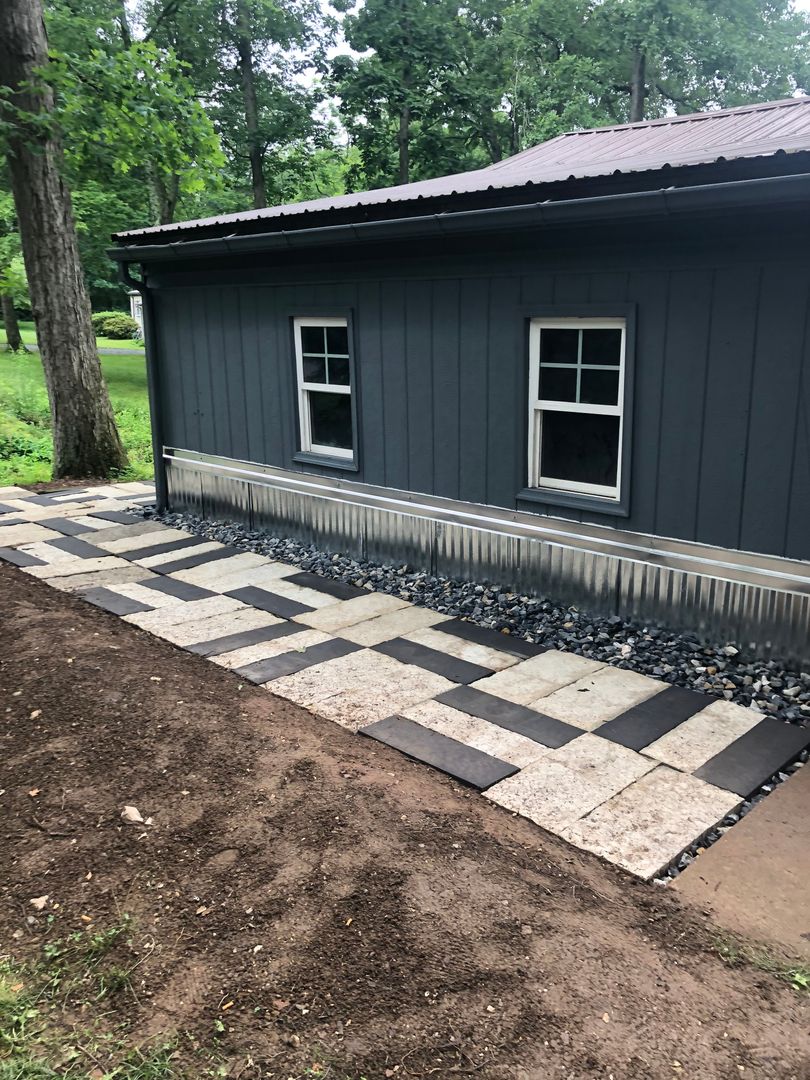 York House: 2451 Log Cabin Rd