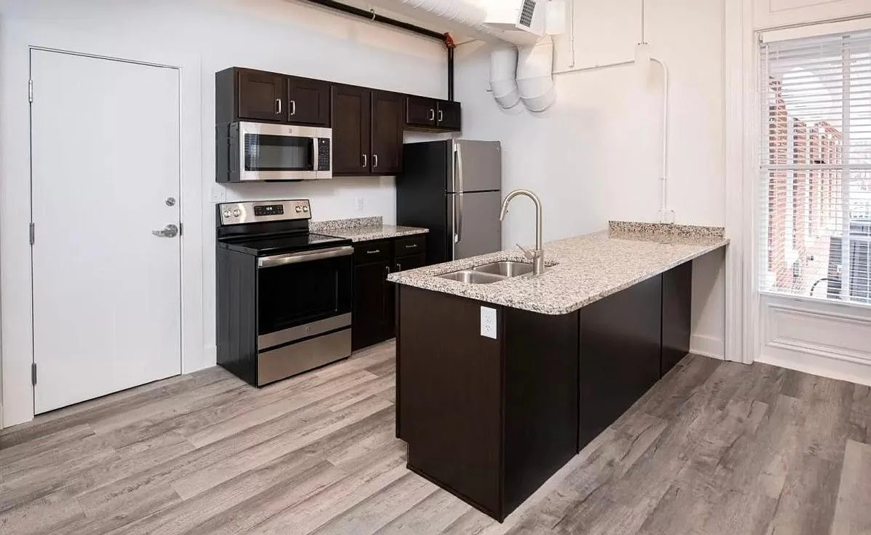 York Apartment: 325 W Market St