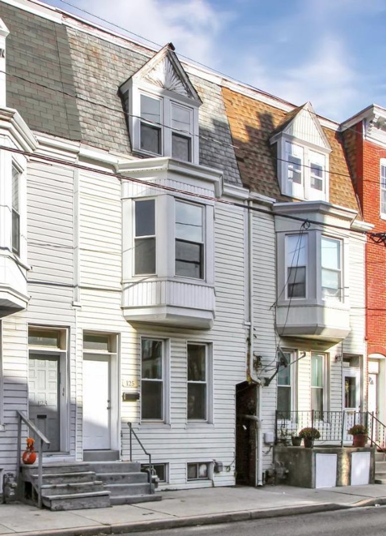 York House: 125 S Belvidere Ave