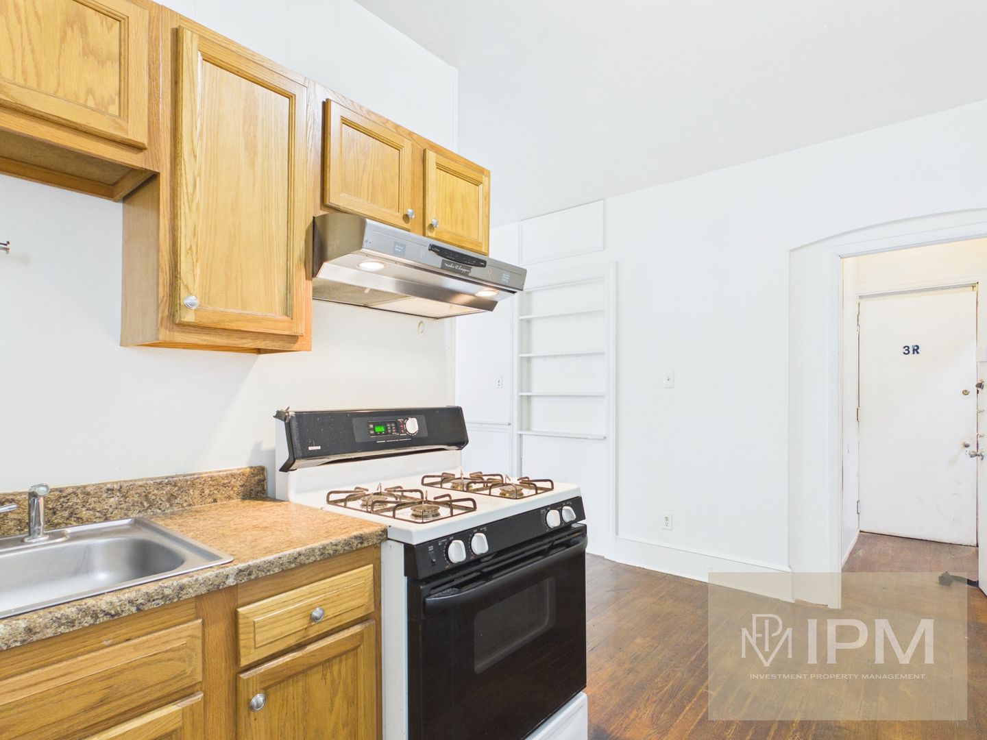York Apartment: 410-412 S George St