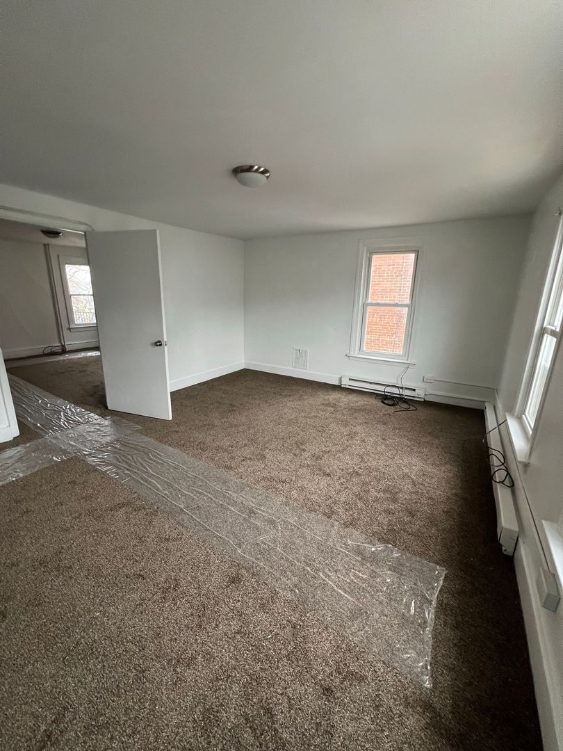 York Apartment: 1055 N Duke St
