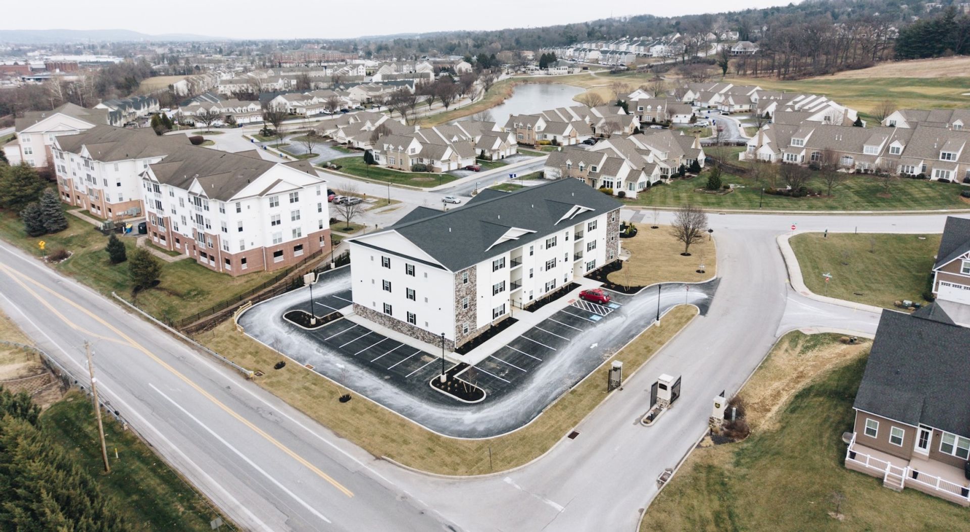 York Apartment: 1060 Crest Way