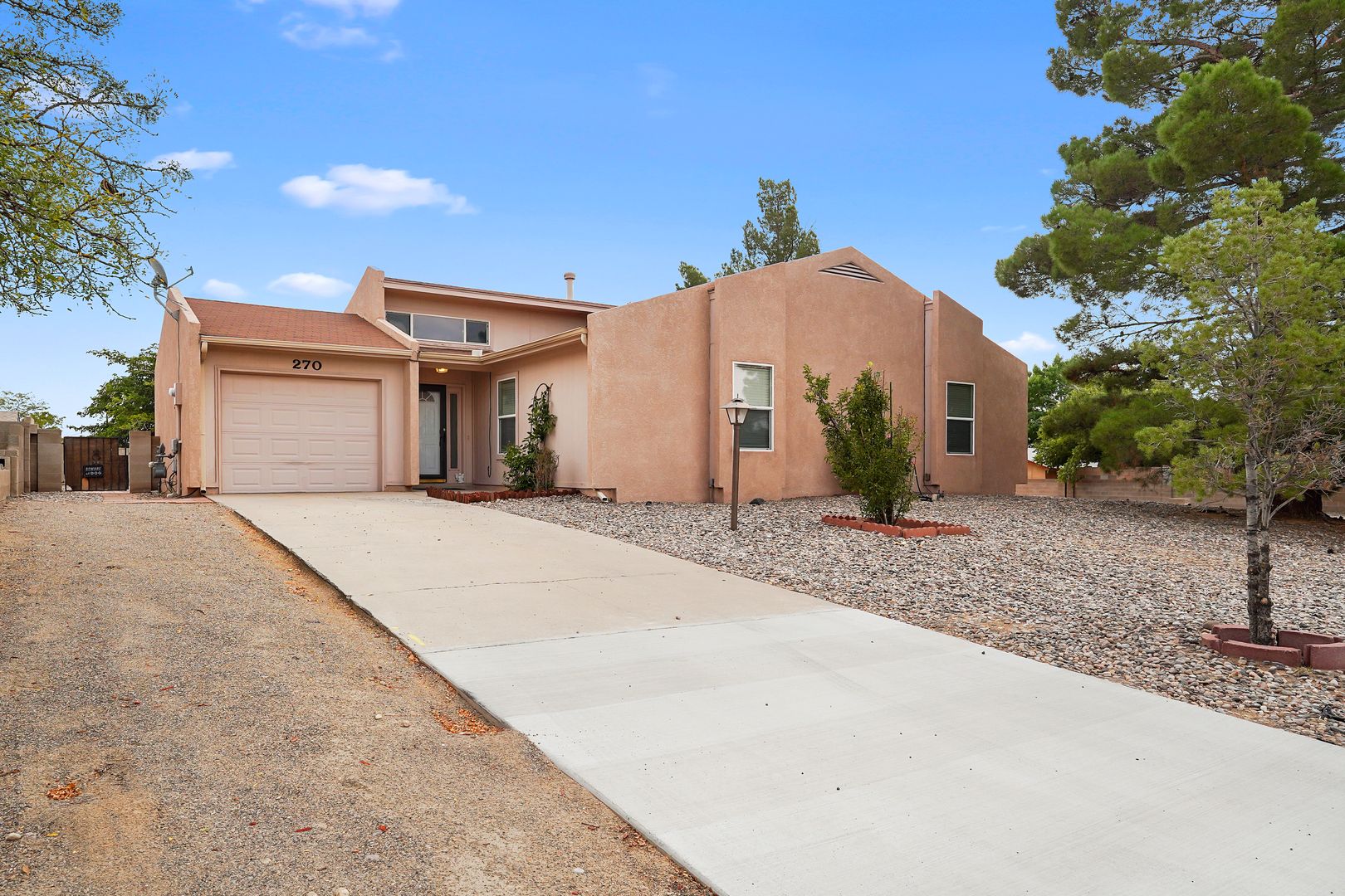 Rio Rancho House: 270 Littler Dr SE