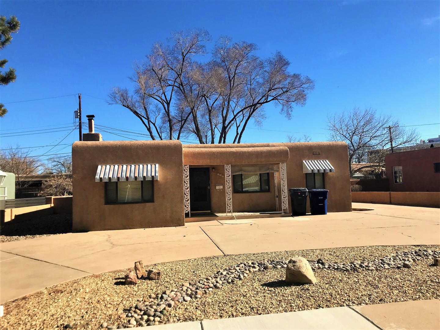 Albuquerque House: 216 Chula Vista Pl NE