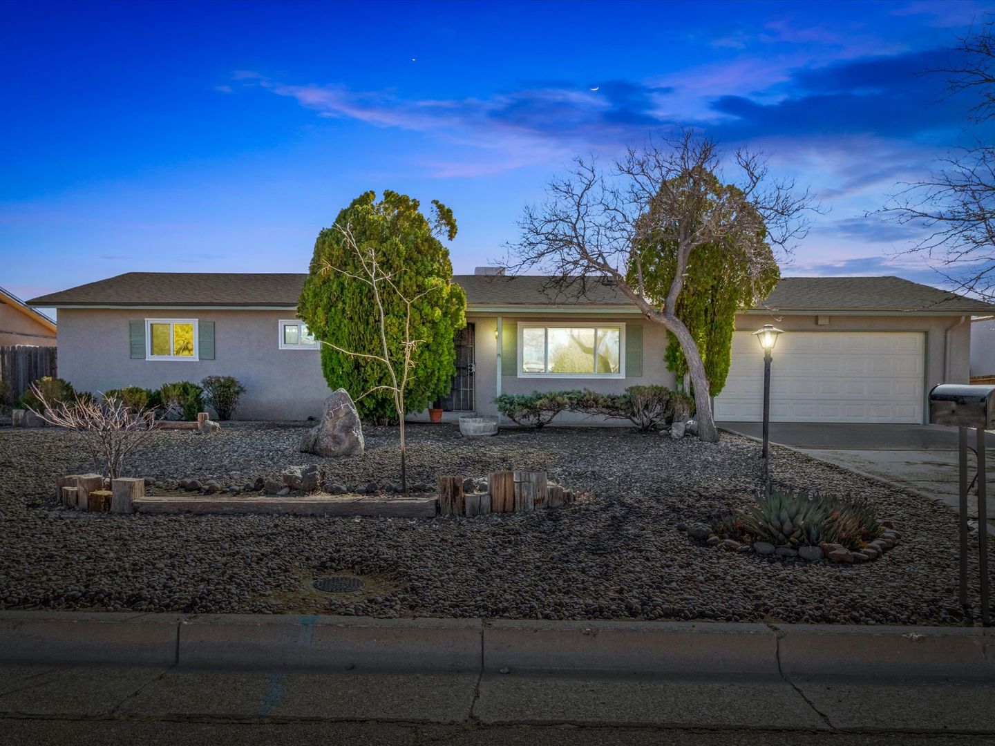 Rio Rancho House: 602 Cerro De Ortega Dr SE