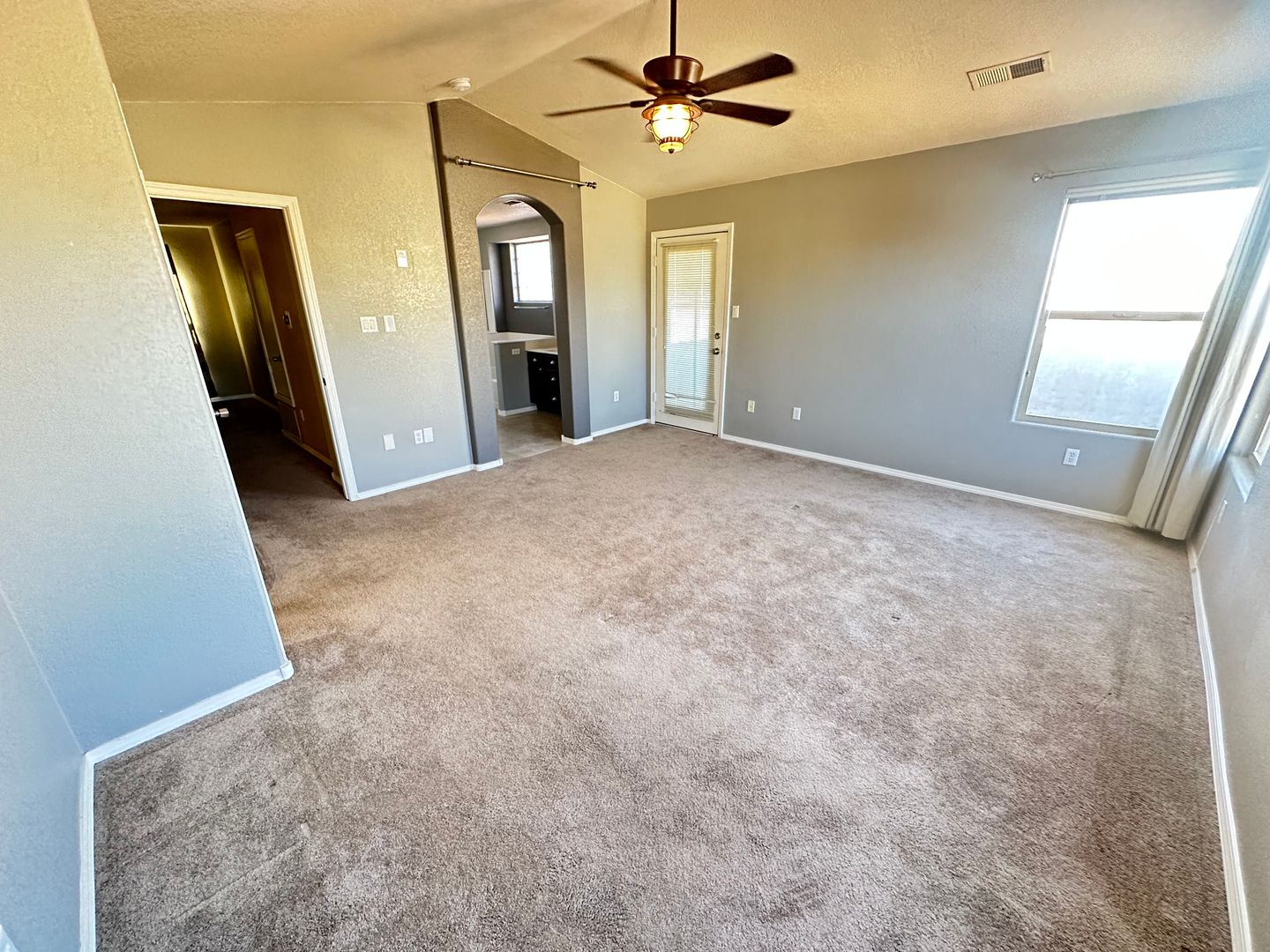 Rio Rancho House: 1384 Peppoli Loop SE