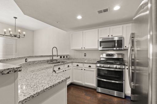 Upscale Condo | 3 Bed / 2 Bath | Garage+ 1 Assigned Parking | Gated Community | Rancho Mirage | NE Heights – photo 1