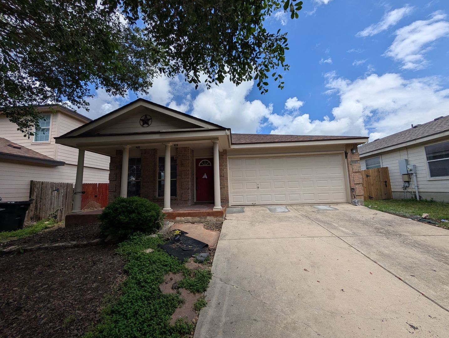 New Braunfels House: 268 Goliad