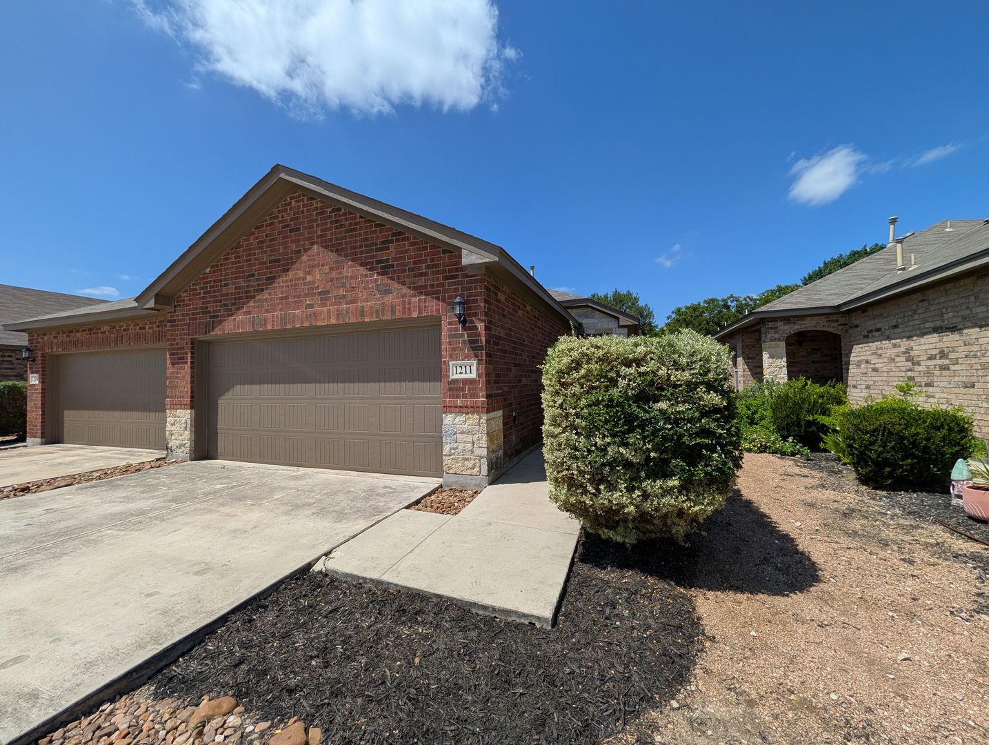New Braunfels House: 1211 Old FM 306