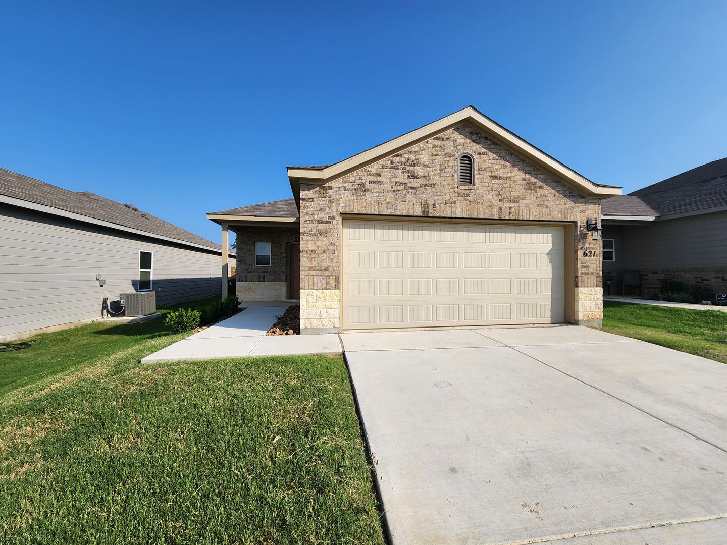 New Braunfels House: 621 Jennifer Cove