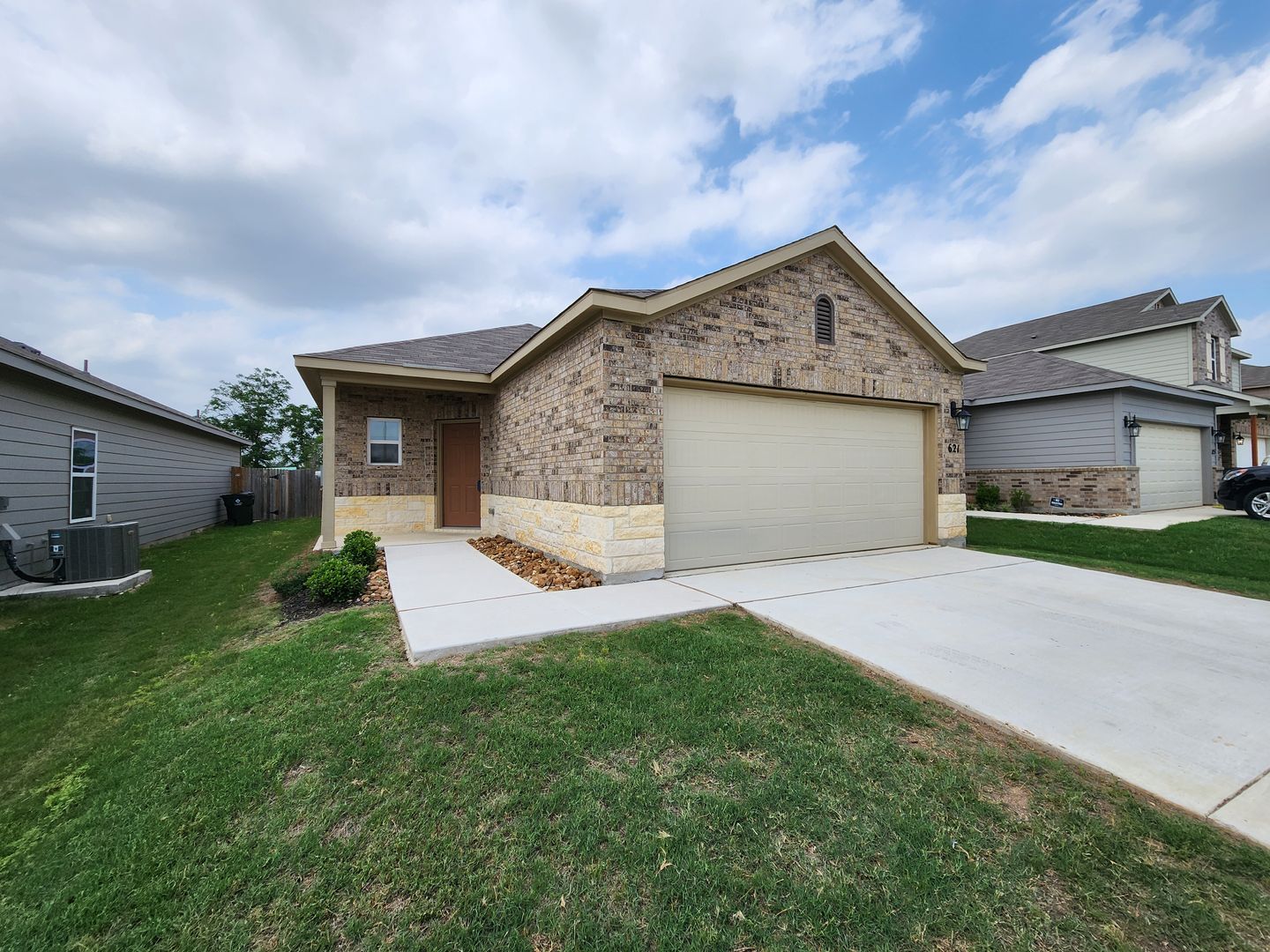 New Braunfels House: 621 Jennifer Cove