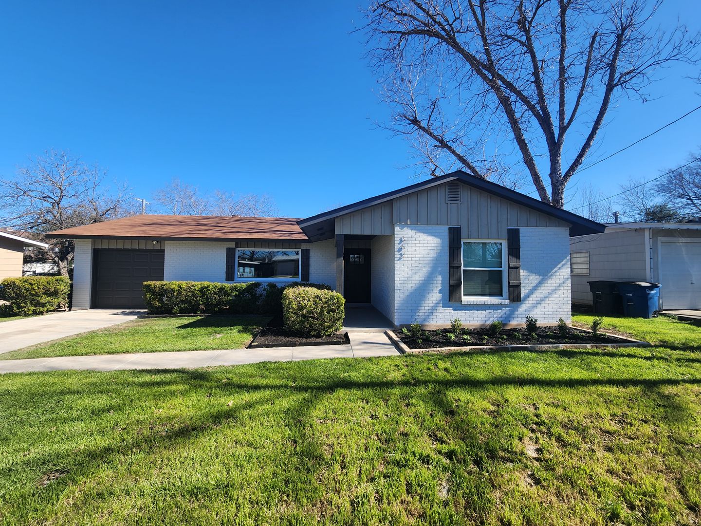 New Braunfels House: 362 Lockener