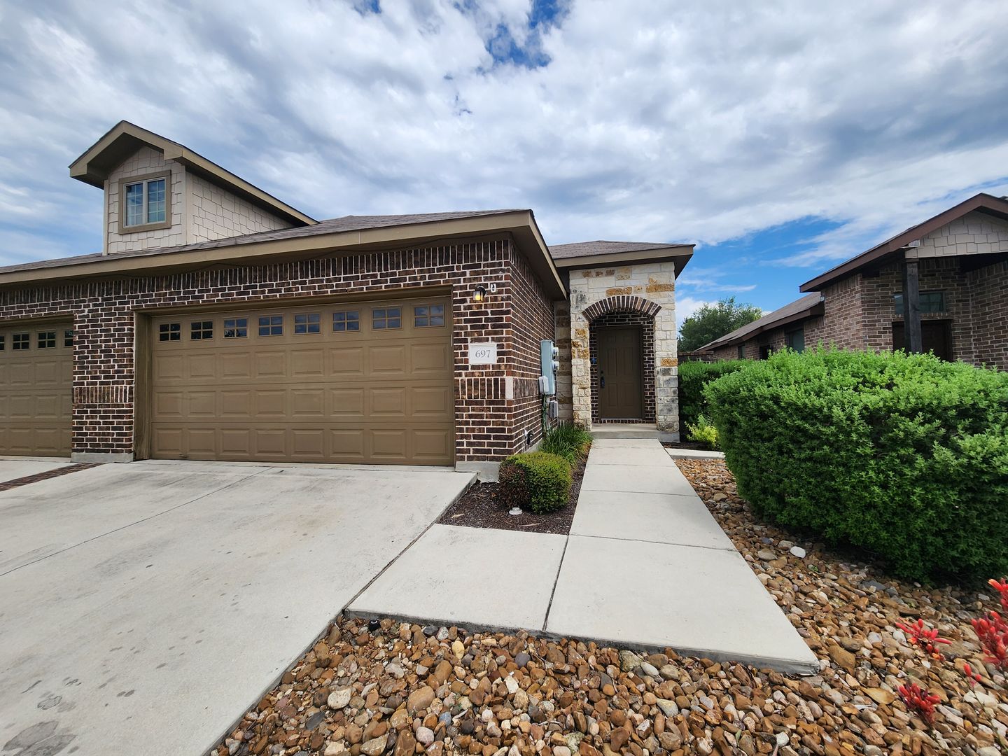 New Braunfels House: 697 Creekside Circle