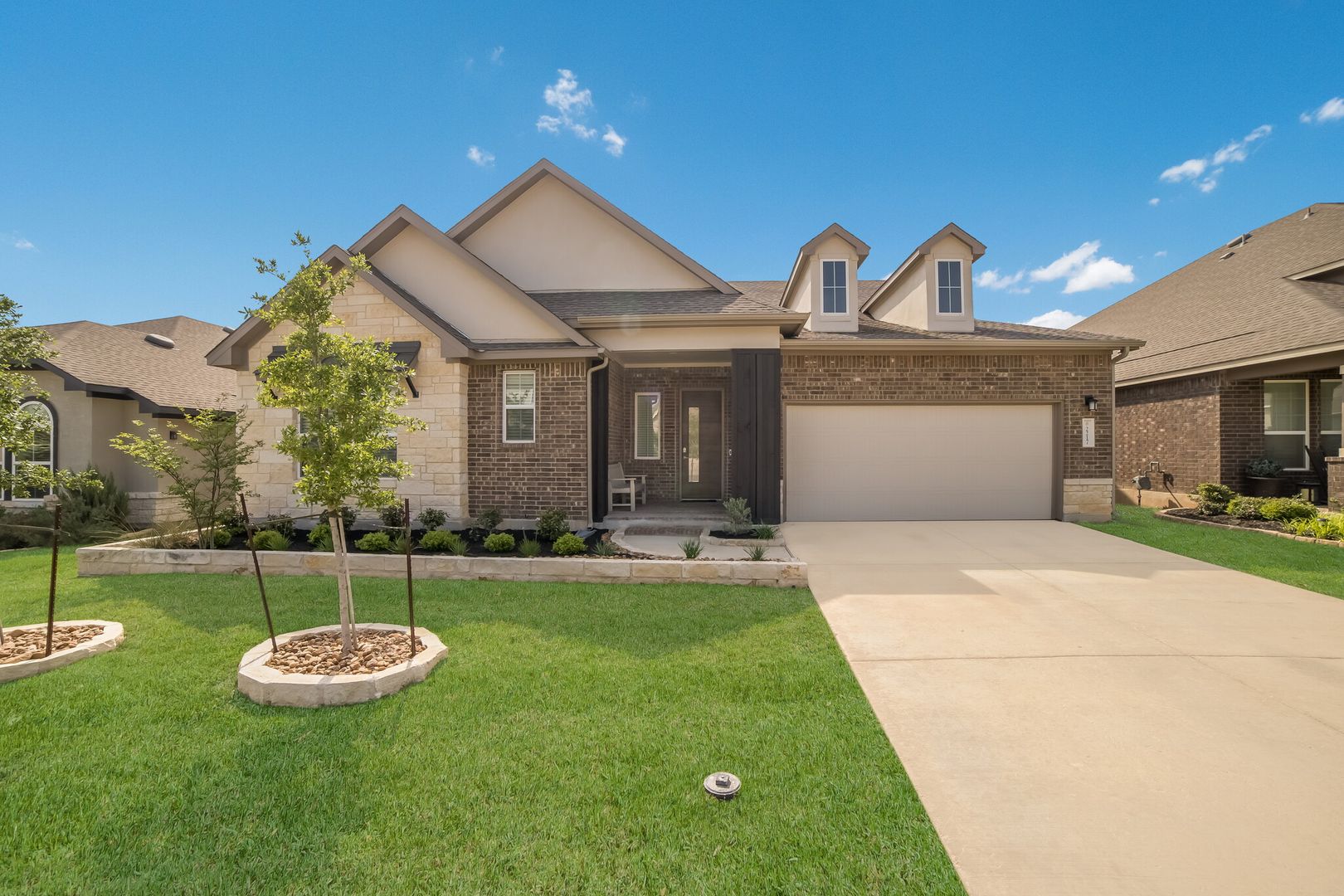 New Braunfels House: 2217 Hoja Ave.