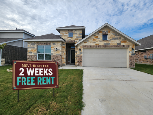 Free Rent / Navarro Ranch 4/3/2 with a Bonus Room / Fridge Included/ Covered Patio / Fenced in Yard / Navarro ISD *2 weeks free rent* – photo 1