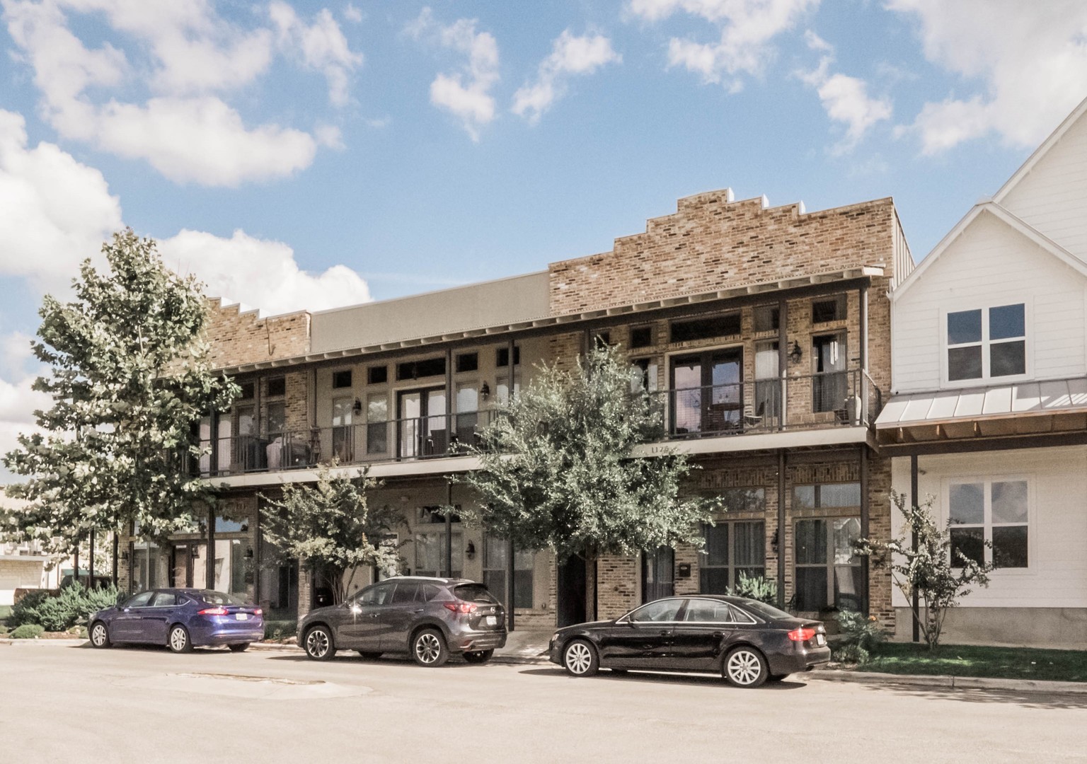 New Braunfels House: 1121 N. Academy