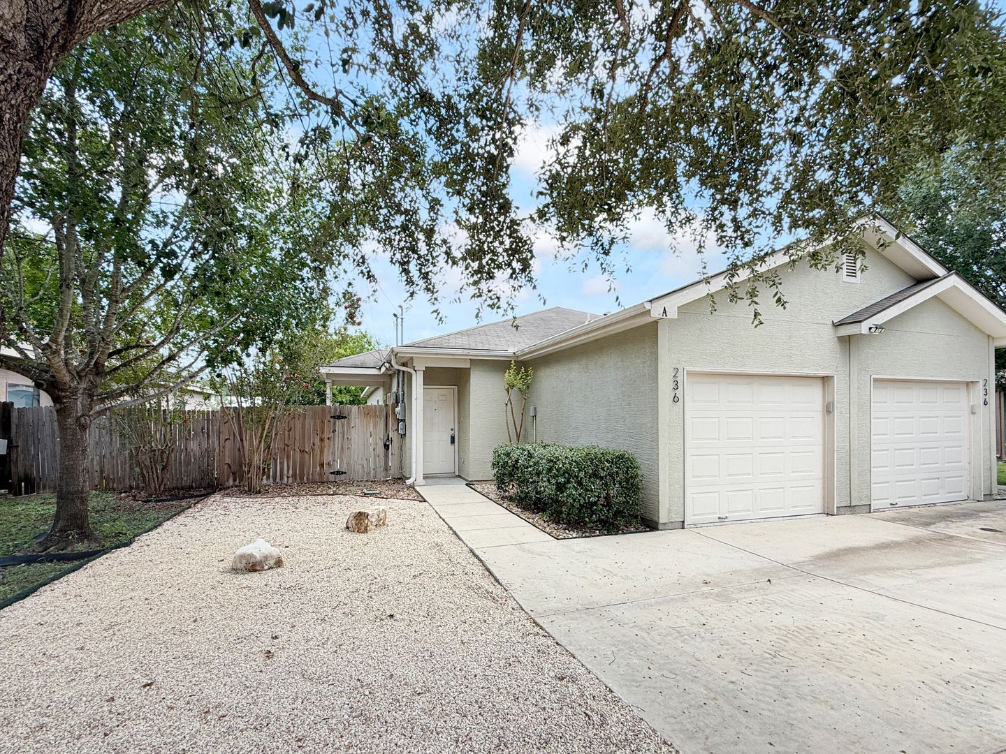 New Braunfels House: 236-A Anne Louise