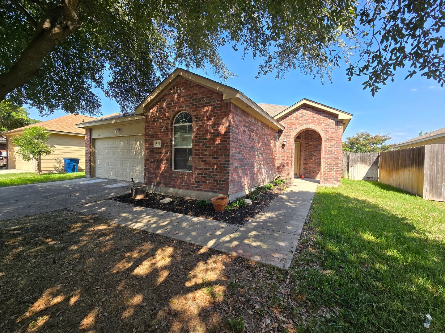 New Braunfels House: 345 Placid Meadow