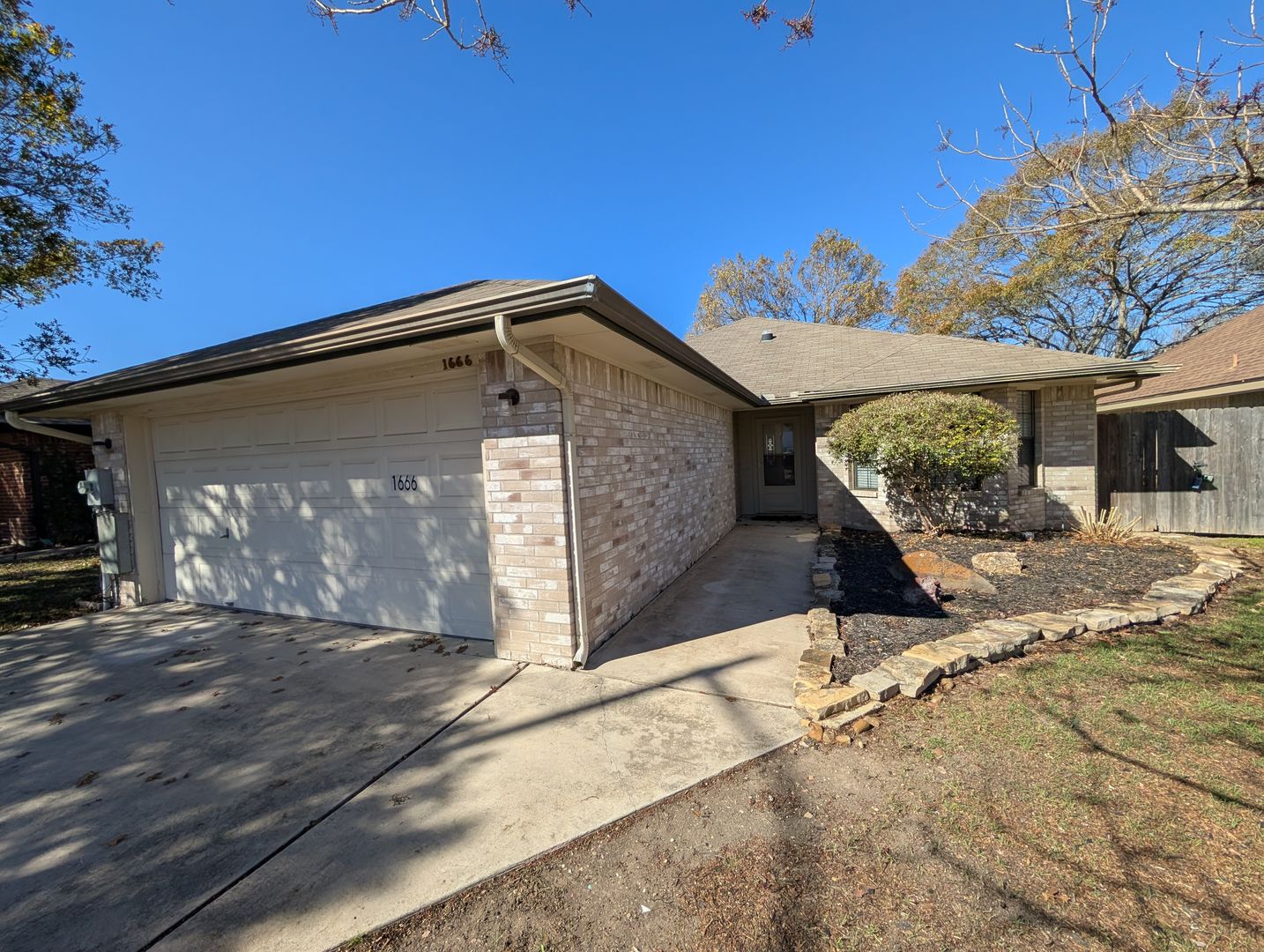 New Braunfels House: 1666 Lantana Circle