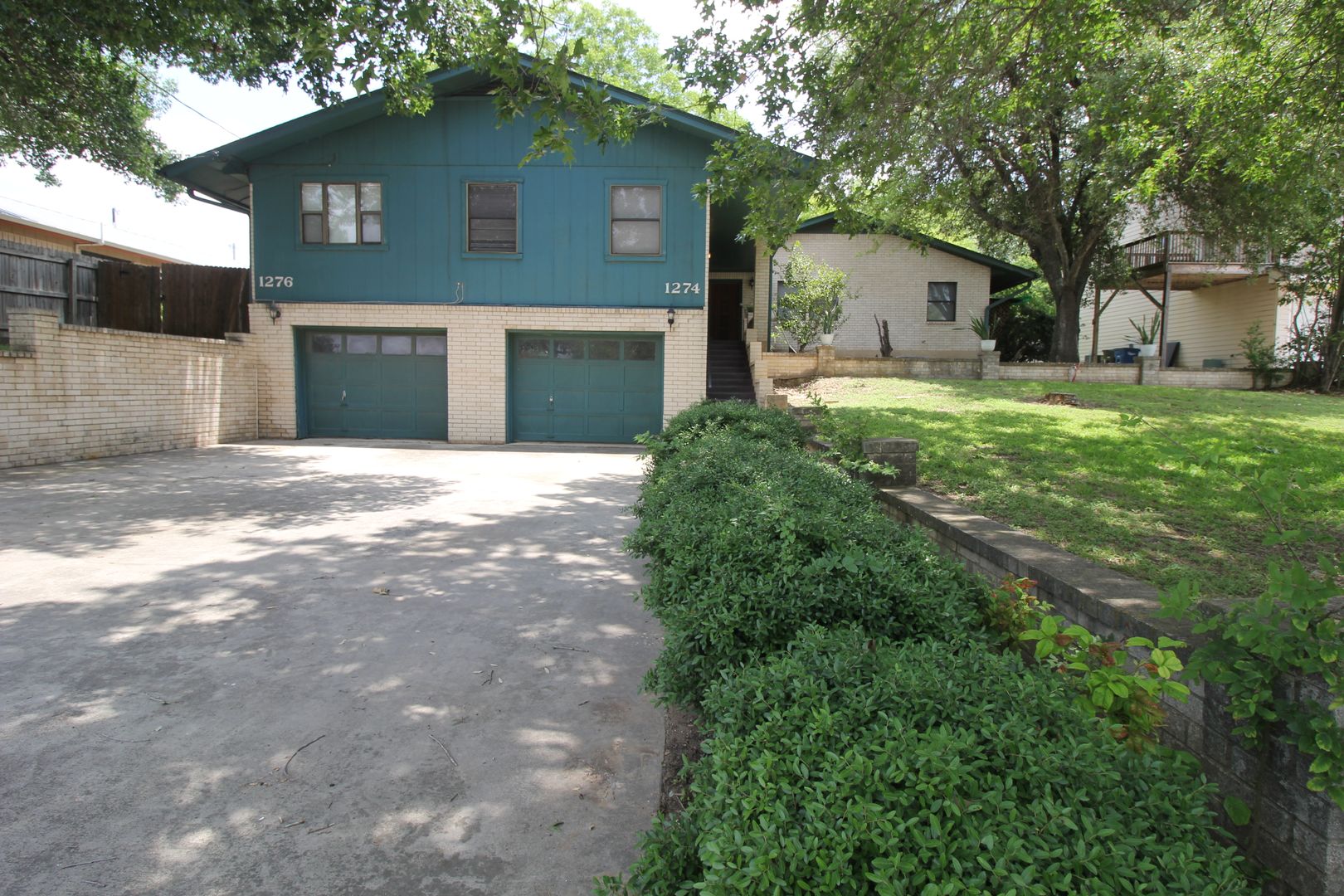 New Braunfels House: 1274 Hillcrest