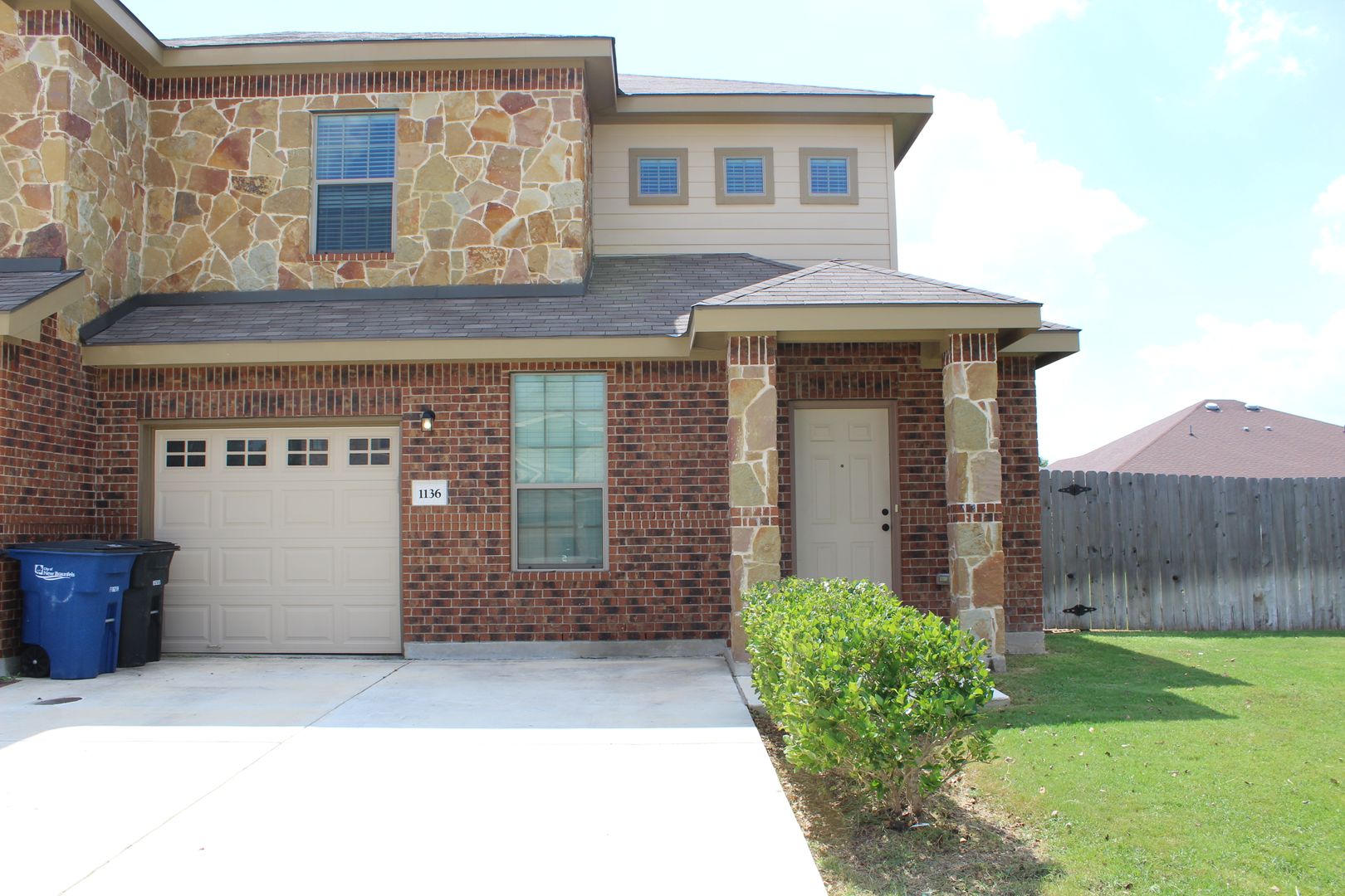 New Braunfels House: 1136 Brown Rock