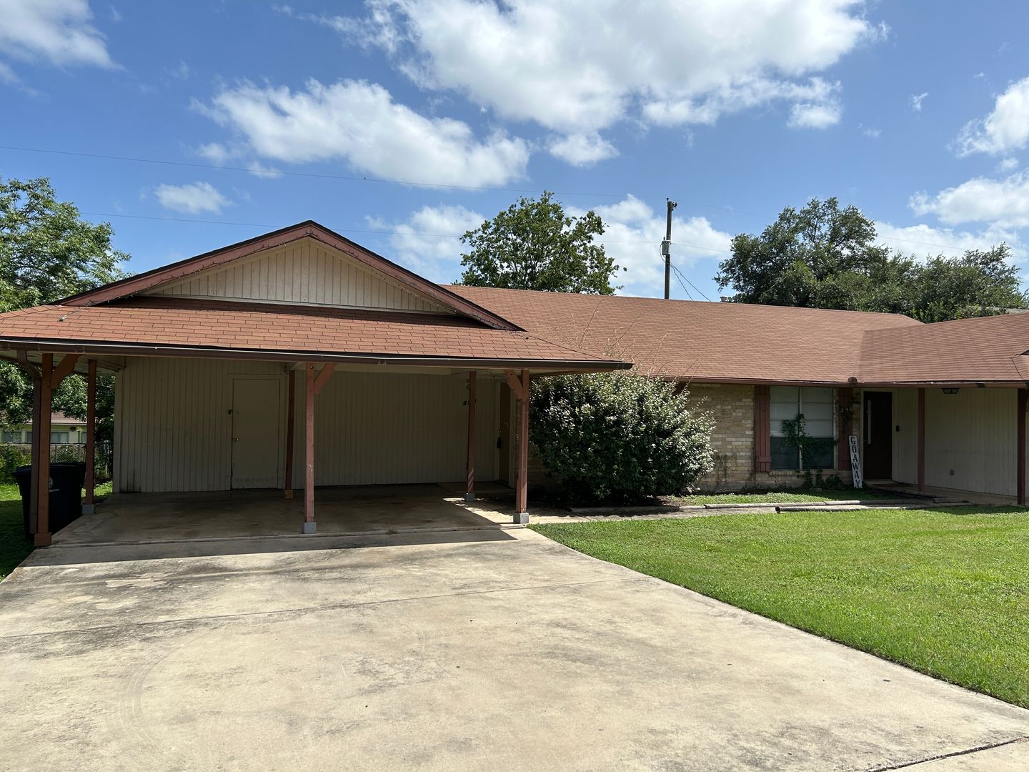 New Braunfels House: 317 Briarwood