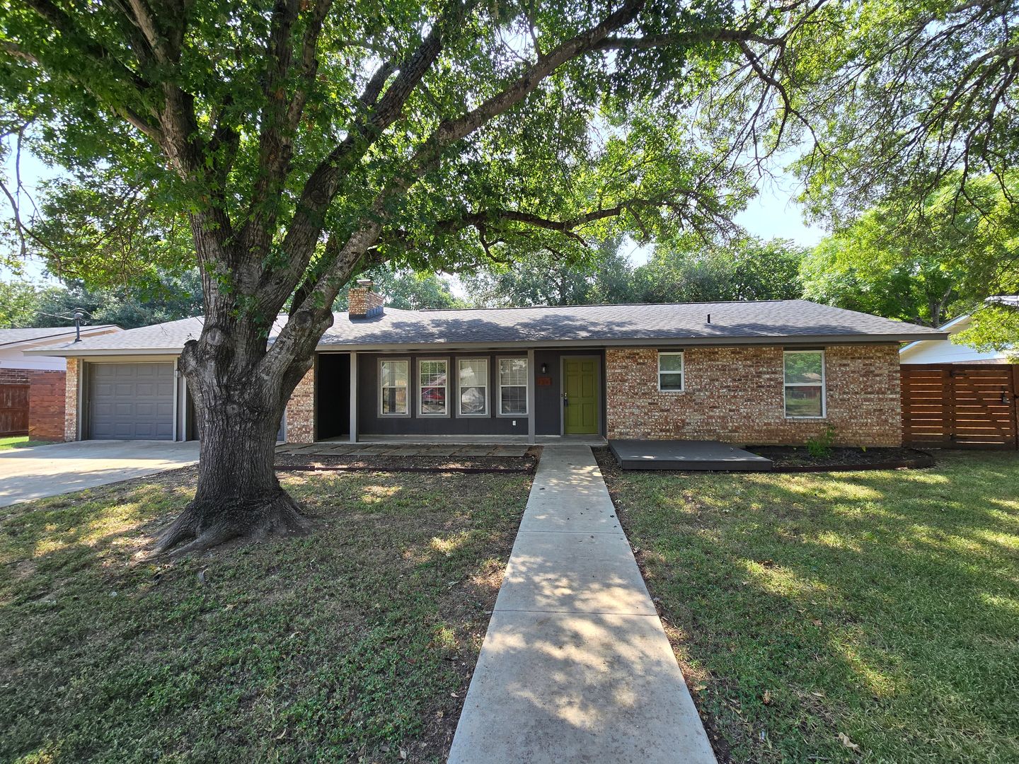 New Braunfels House: 1360 Poppy Ln.