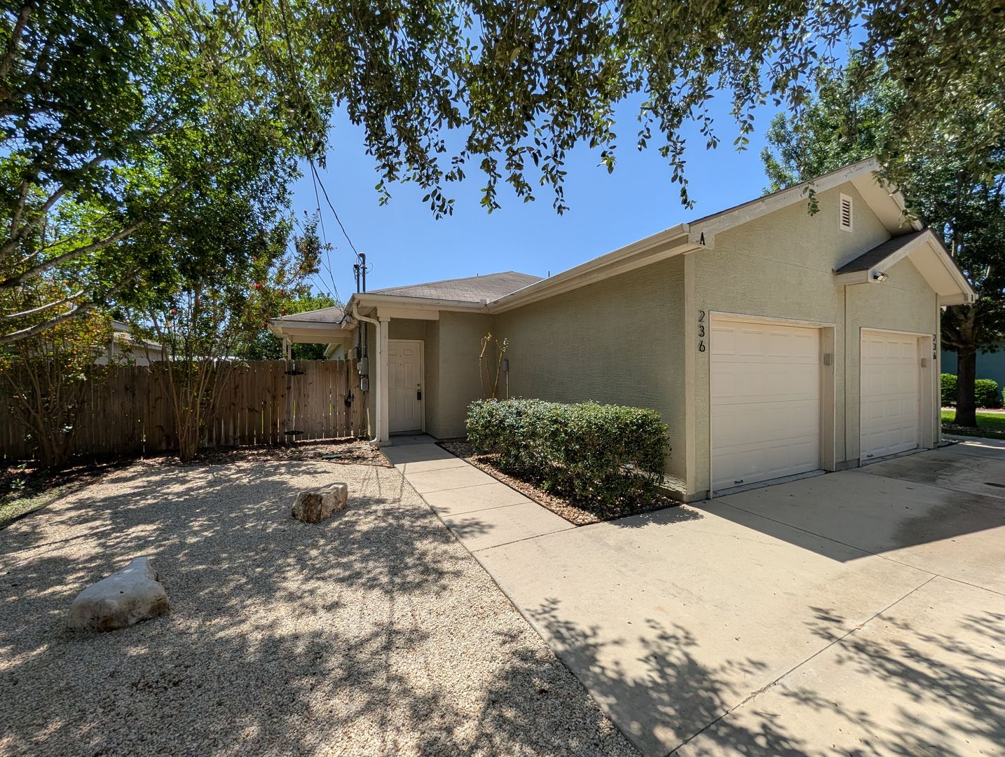 New Braunfels House: 236-A Anne Louise