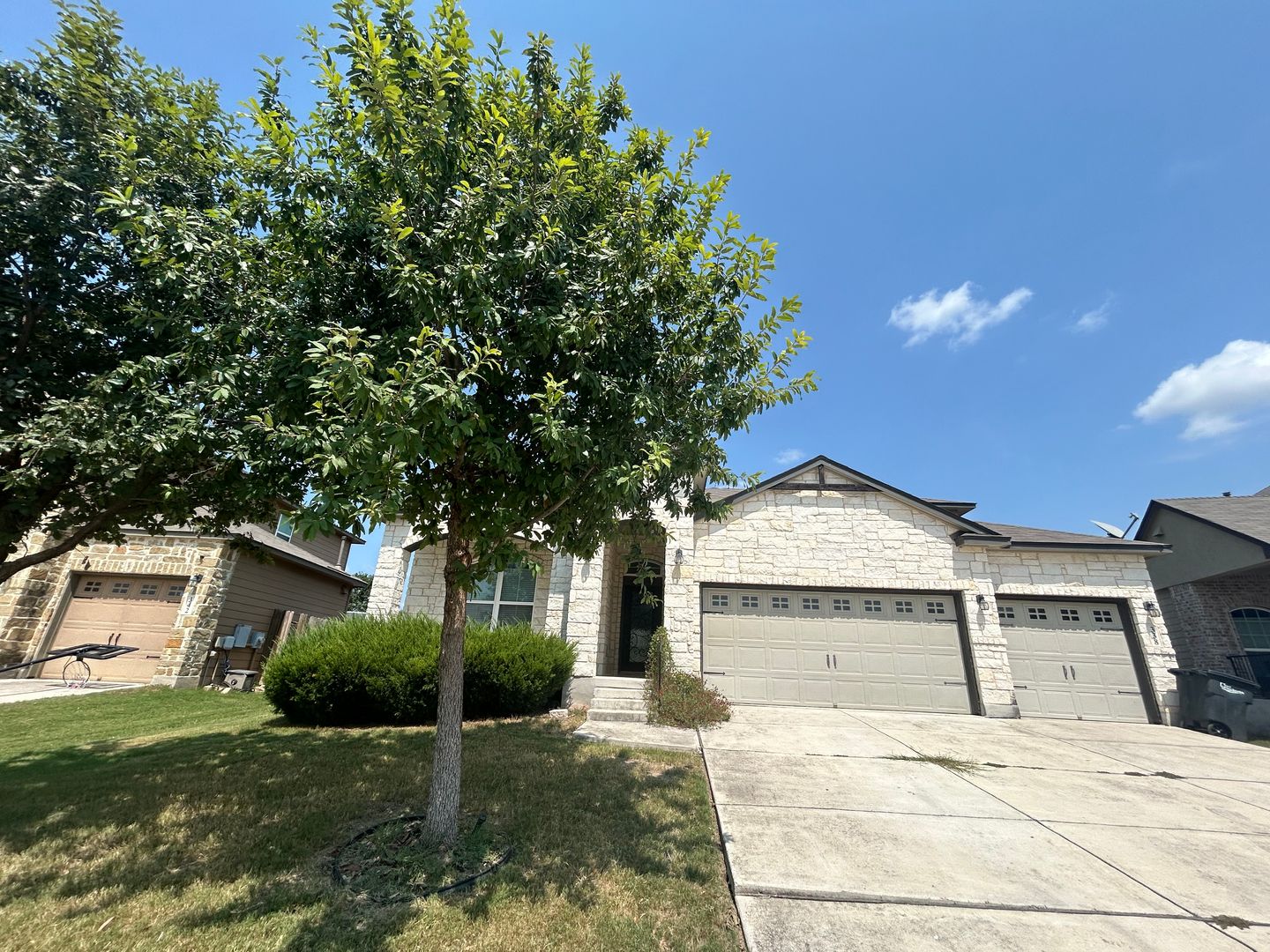 New Braunfels House: 338 Oak Creek Way