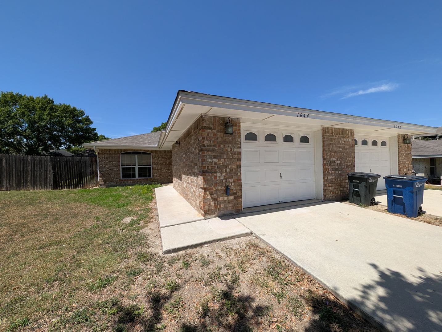 New Braunfels House: 1644 W County Line Rd