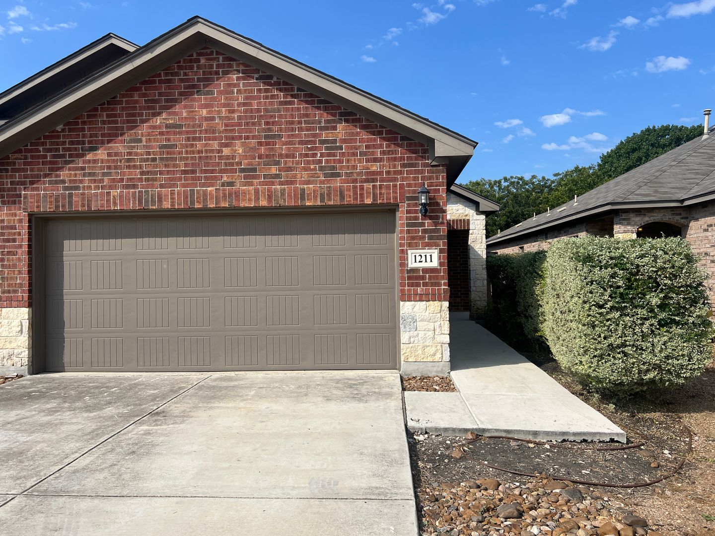 New Braunfels House: 1211 Old FM 306