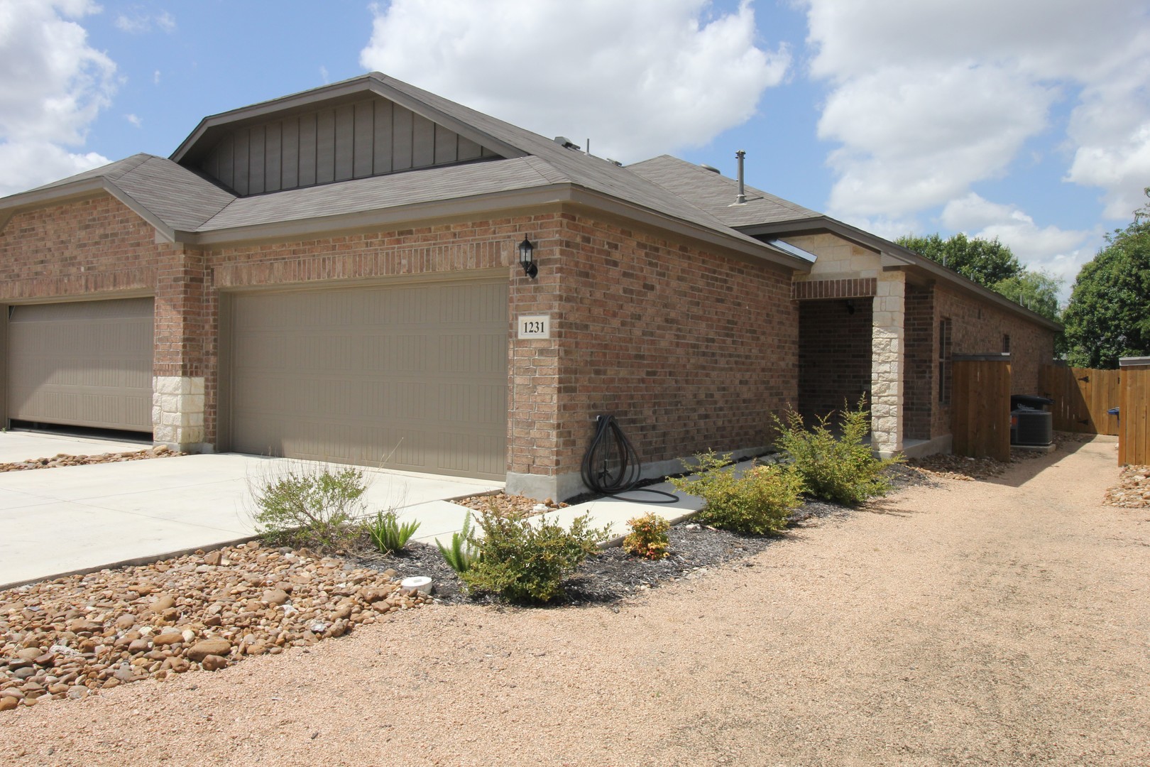 New Braunfels House: 1231 Old FM 306