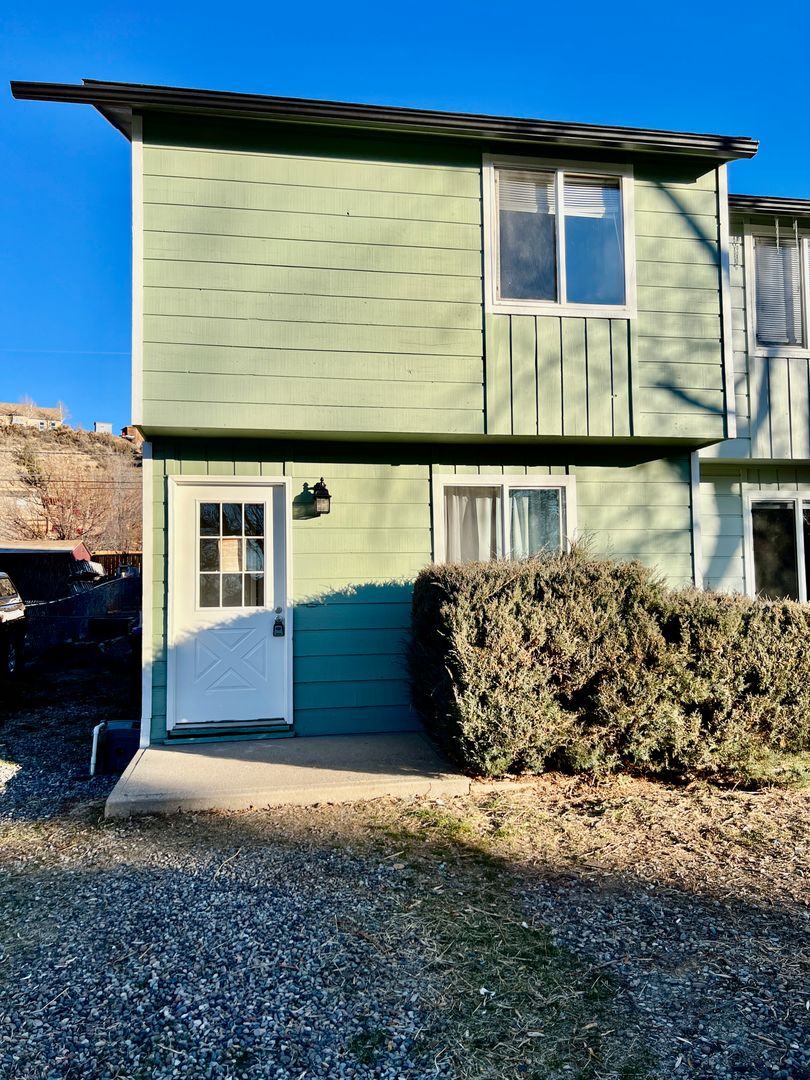 Silt Apartment: 1350 Em Ave