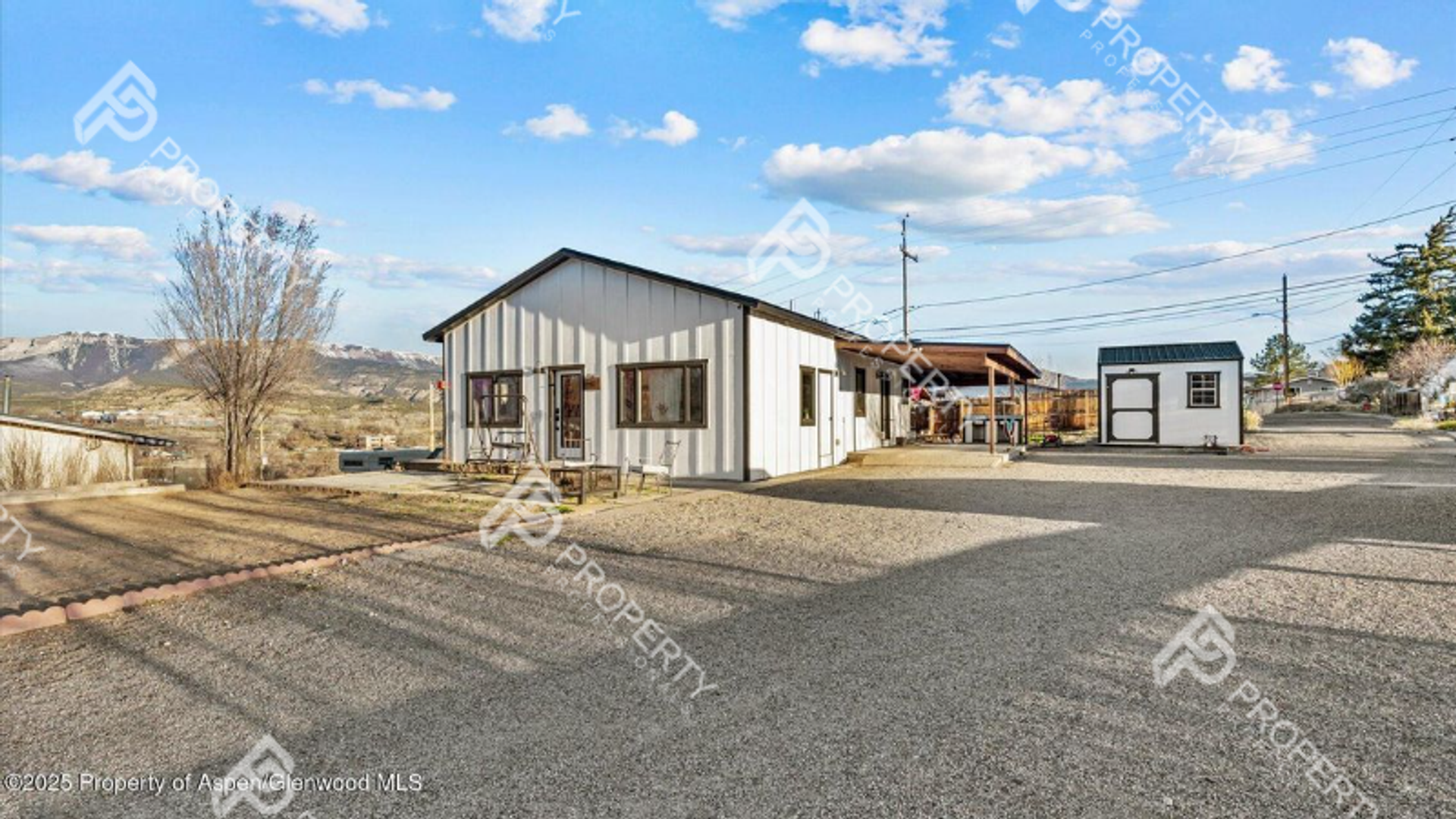 Rifle House: 450 E 10th St