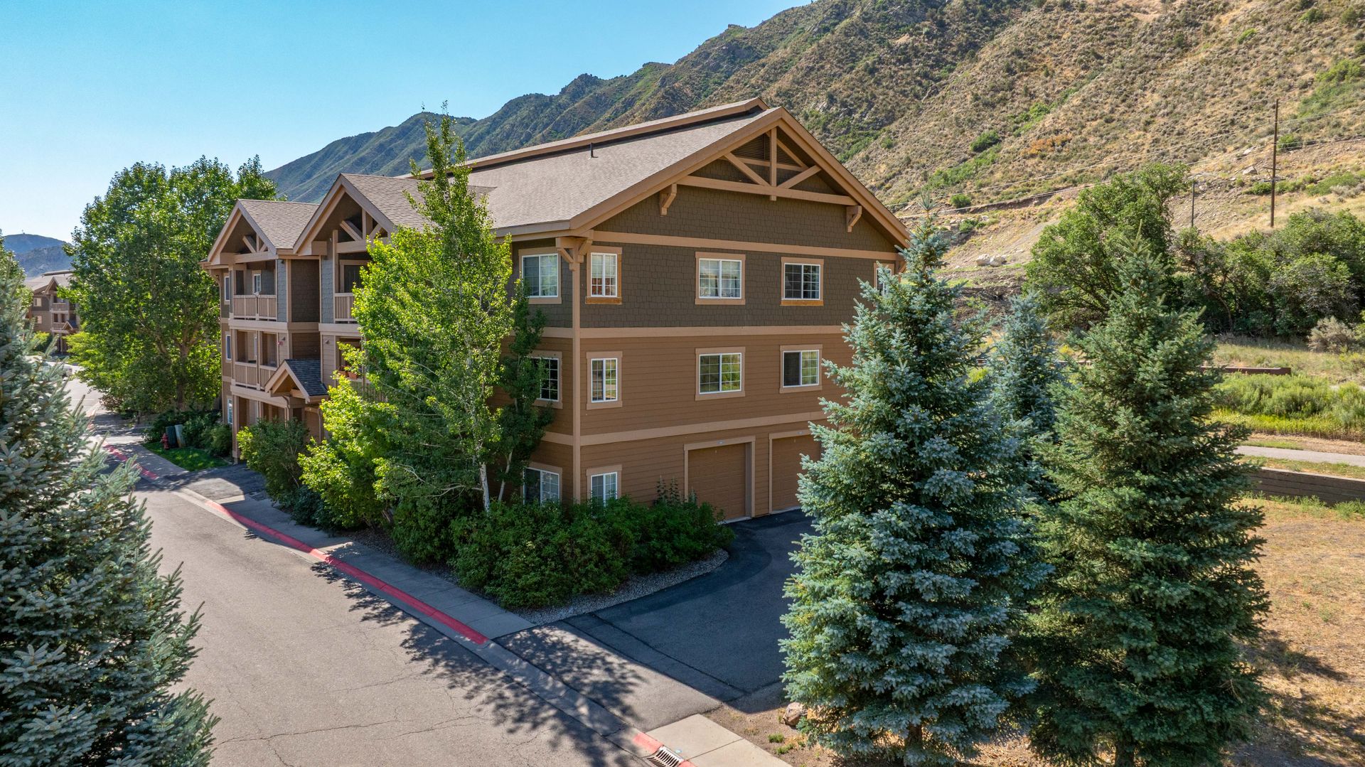 New Castle House: 326 River View Drive Unit 107