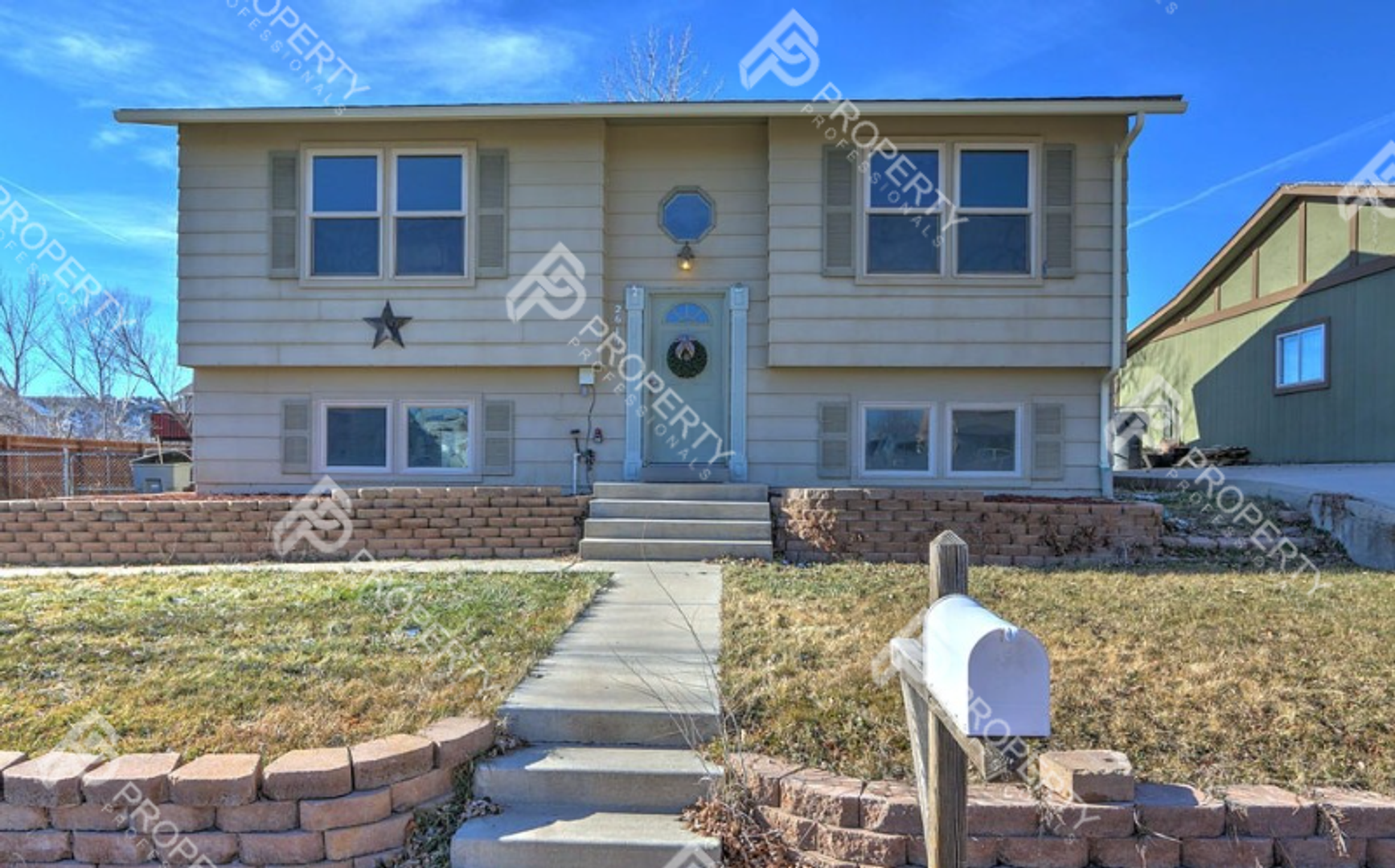 Rifle House: 2619 West Ave