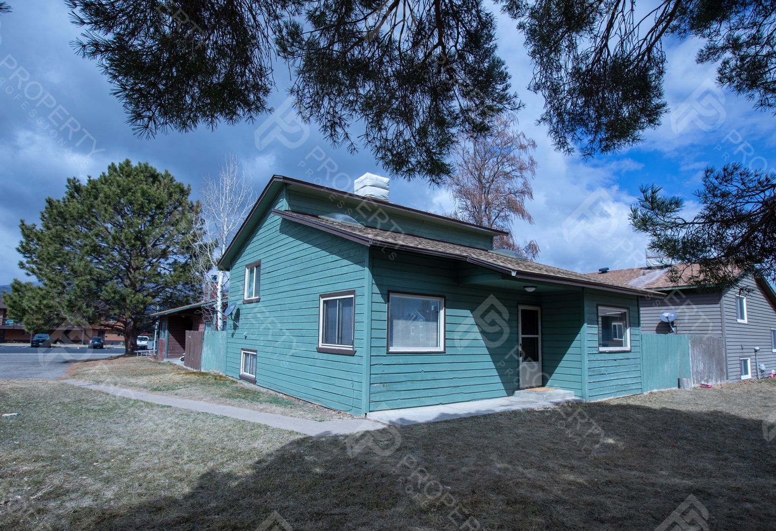 Rifle House: 520 Wamsley Way