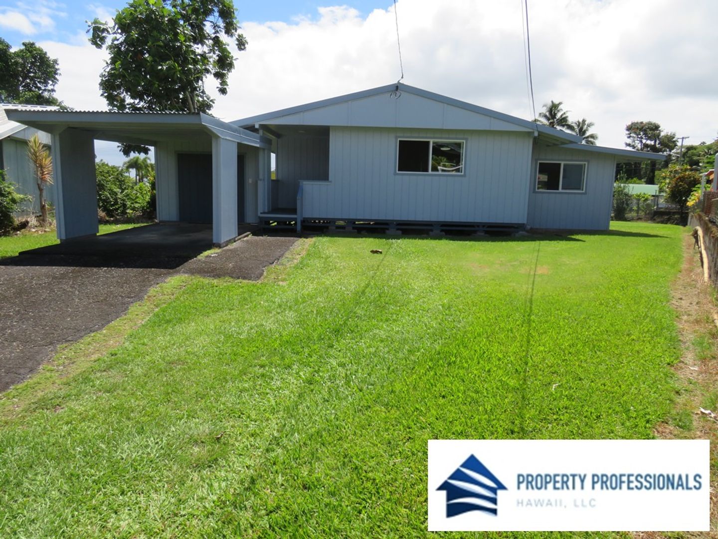Hilo House: 437 Hoopuni St.