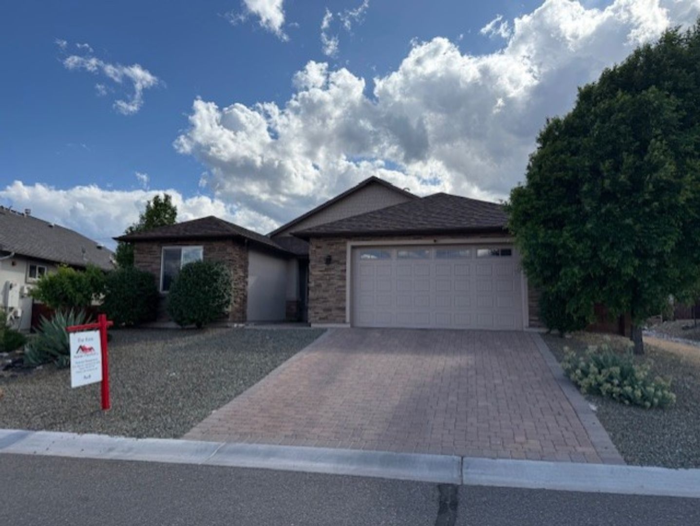 Cottonwood House: 1553 Chateau Dr