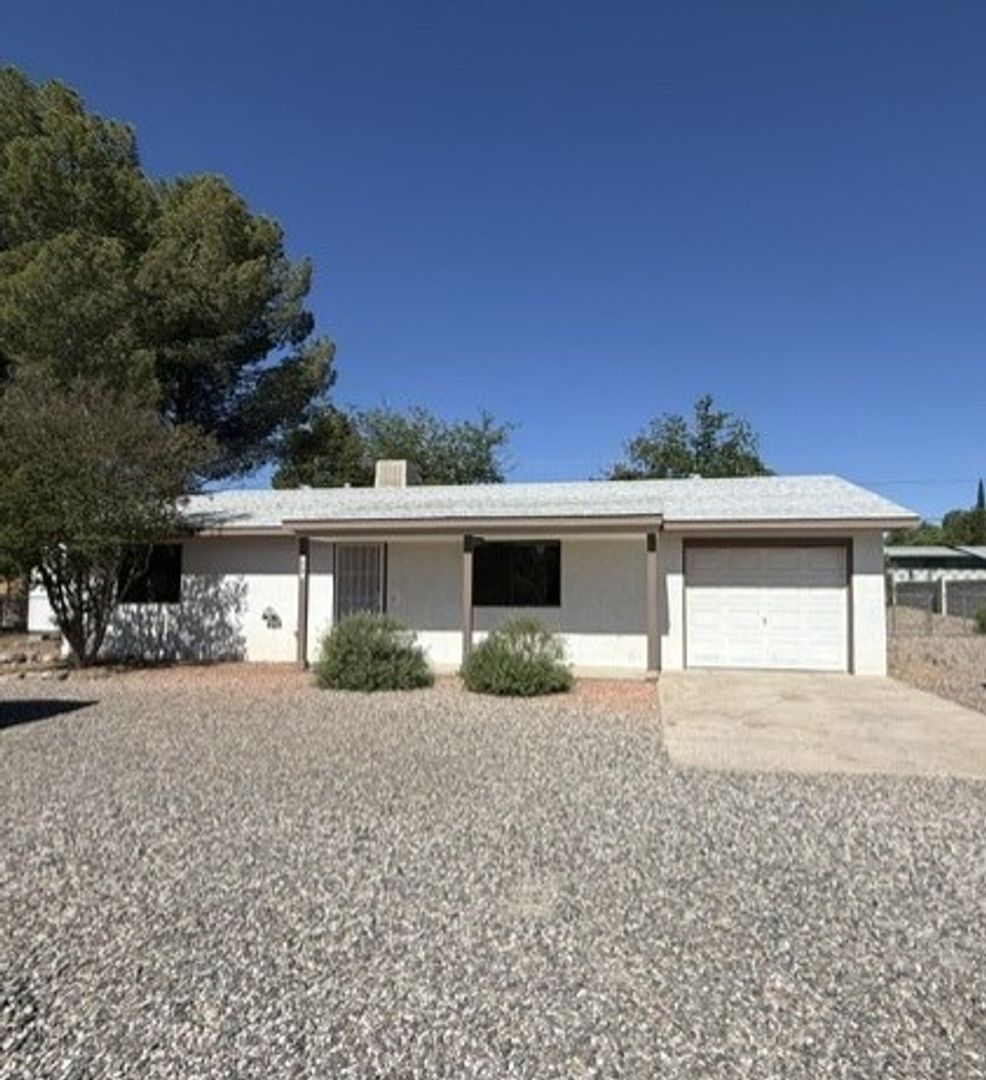 Cottonwood House: 920 S. 6th St