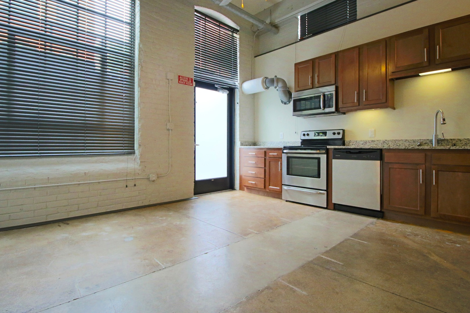 Richmond Apartment: 2323 East Main Street