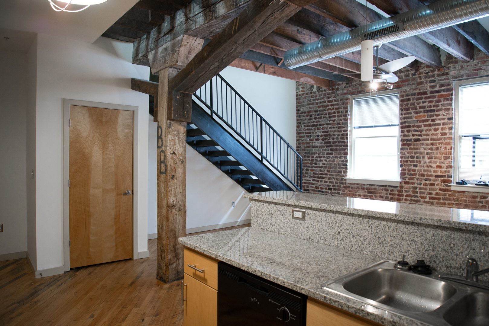 Richmond Apartment: 203 Hull Street