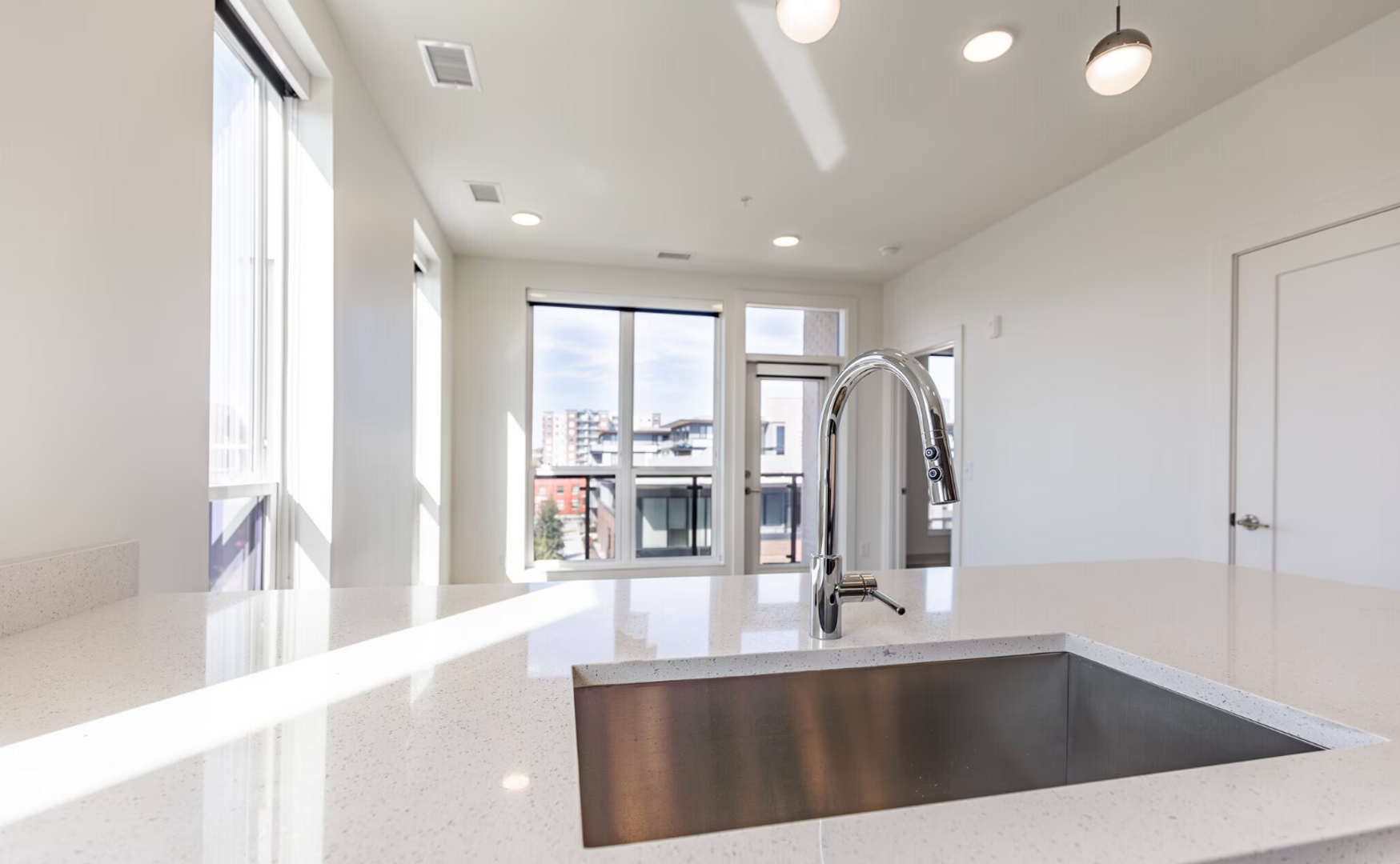 Richmond Apartment: 512 Hull Street
